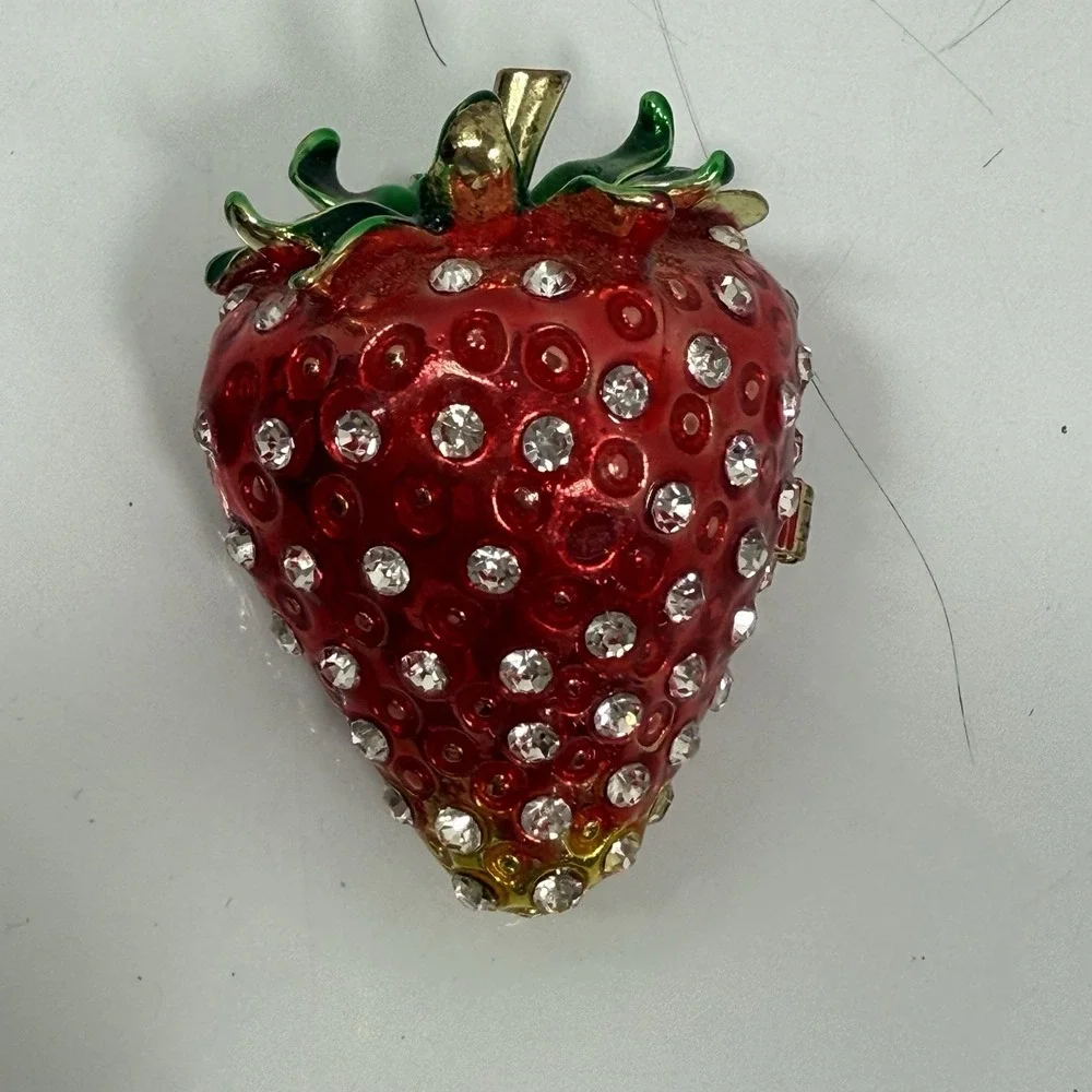 Strawberry Trinket Box Magnet Close Red Bling Enamel Yellow Interior Gold‎ Tone